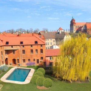 Holora-Hideaways-500x500(3)